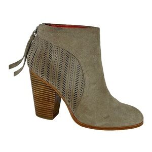 COACH HONEY Q1963 TAN PERFORATED SUEDE LEATHER ZIP BACK HEELED ANKLE BOOT BOOTIE